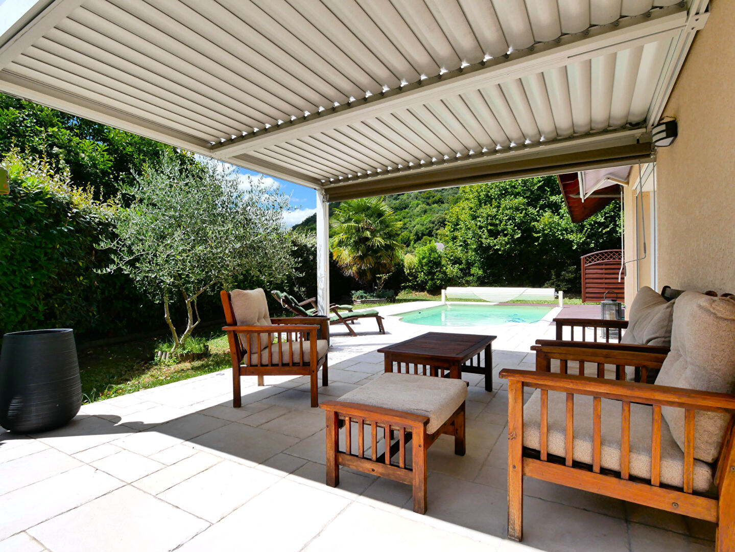 Villa familiale avec piscine, idéalement située à Bromines, aux portes d'Annecy