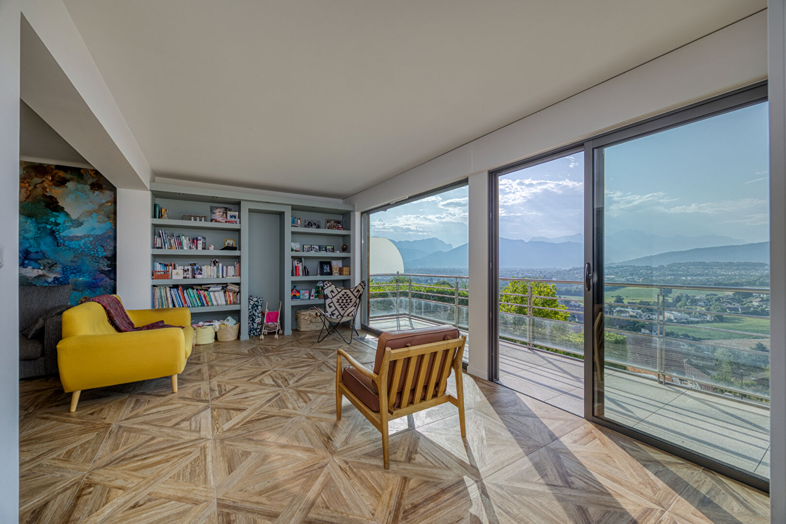 Photo Maison vue panoramique à 180 ° sur Annecy et les montagnes image 2/6