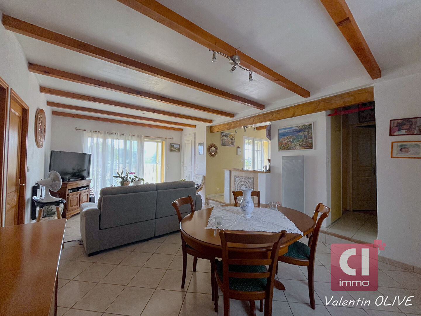 Photo A VENDRE - Maison T6 137m² avec garage et piscine image 4/6