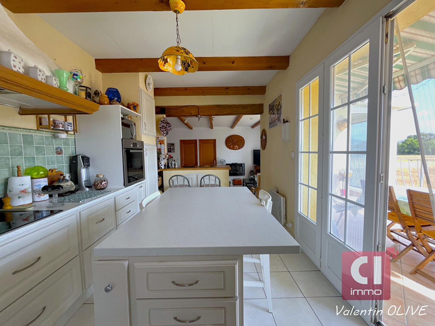 Photo A VENDRE - Maison T6 137m² avec garage et piscine image 5/6