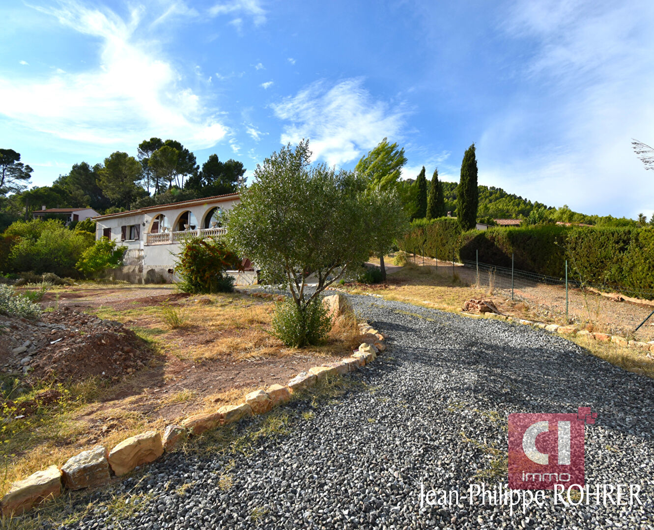 Photo TARADEAU : maison de 7 pièces (197 m²) à vendre image 1/6