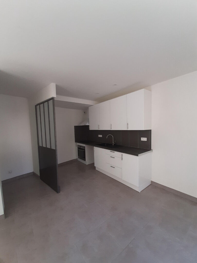 Photo A louer Maison de ville F3 à Garéoult image 2/6