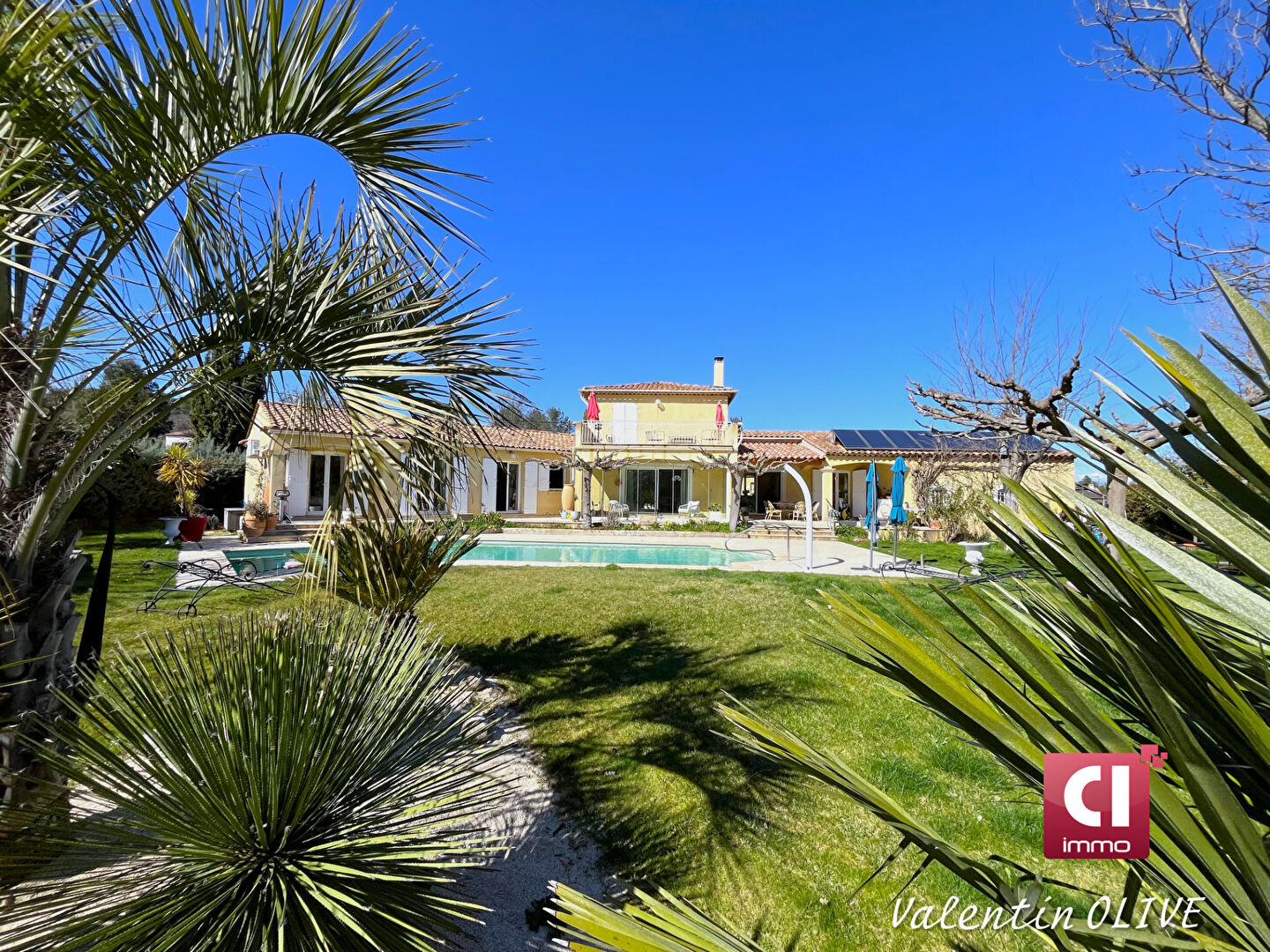 A VENDRE : VILLA T7 (222 m²) à NEOULES