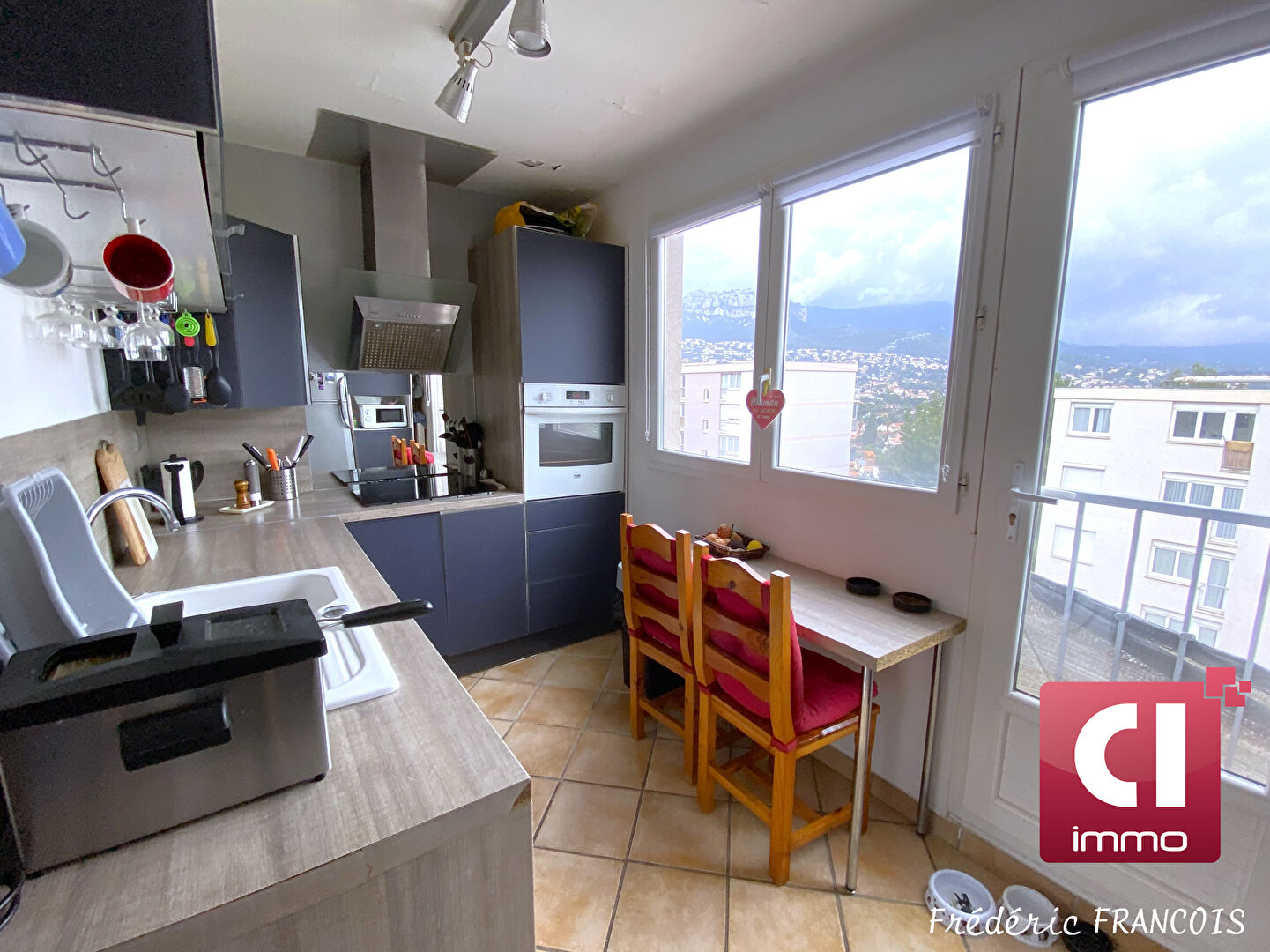 Photo A VENDRE Appartement de 3 pièces (59,63 m² Carrez) avec balcon, garage et cave image 2/6