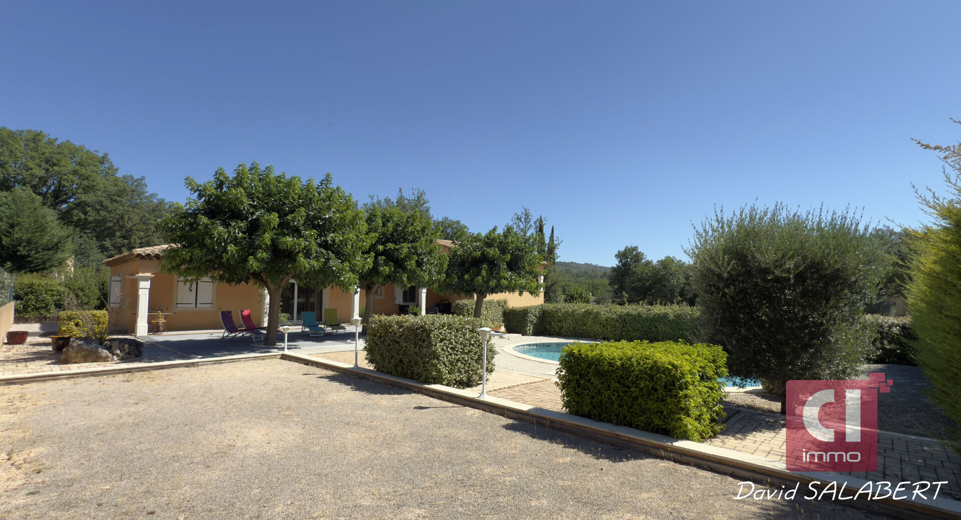 Photo Villa type 7 de 204m² avec appartement indépendant et piscine à Forcalqueiret image 4/6