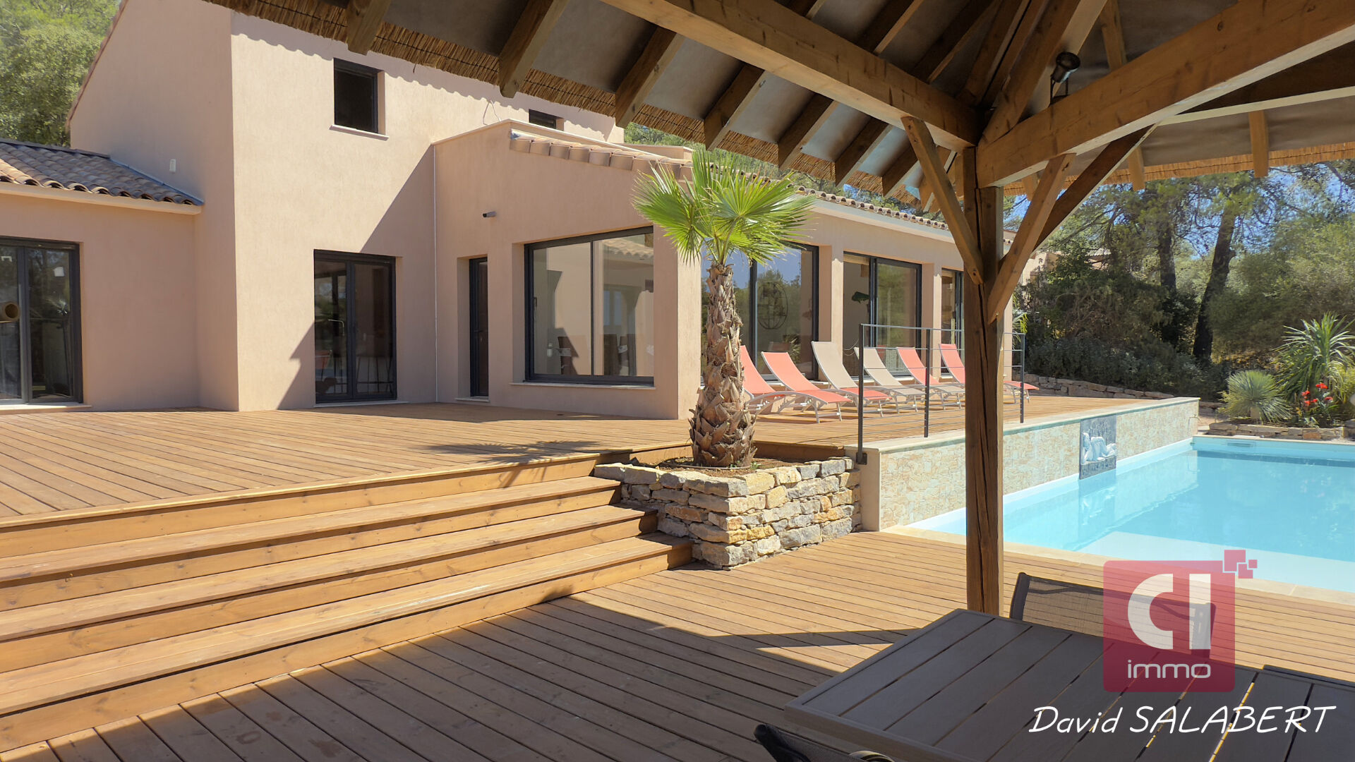 Villa contemporaine de type 6 pièces de 204 m² sur un Terrain de 1 450 m² à Sainte-Anastasie-sur-Issole (Provence Verte)