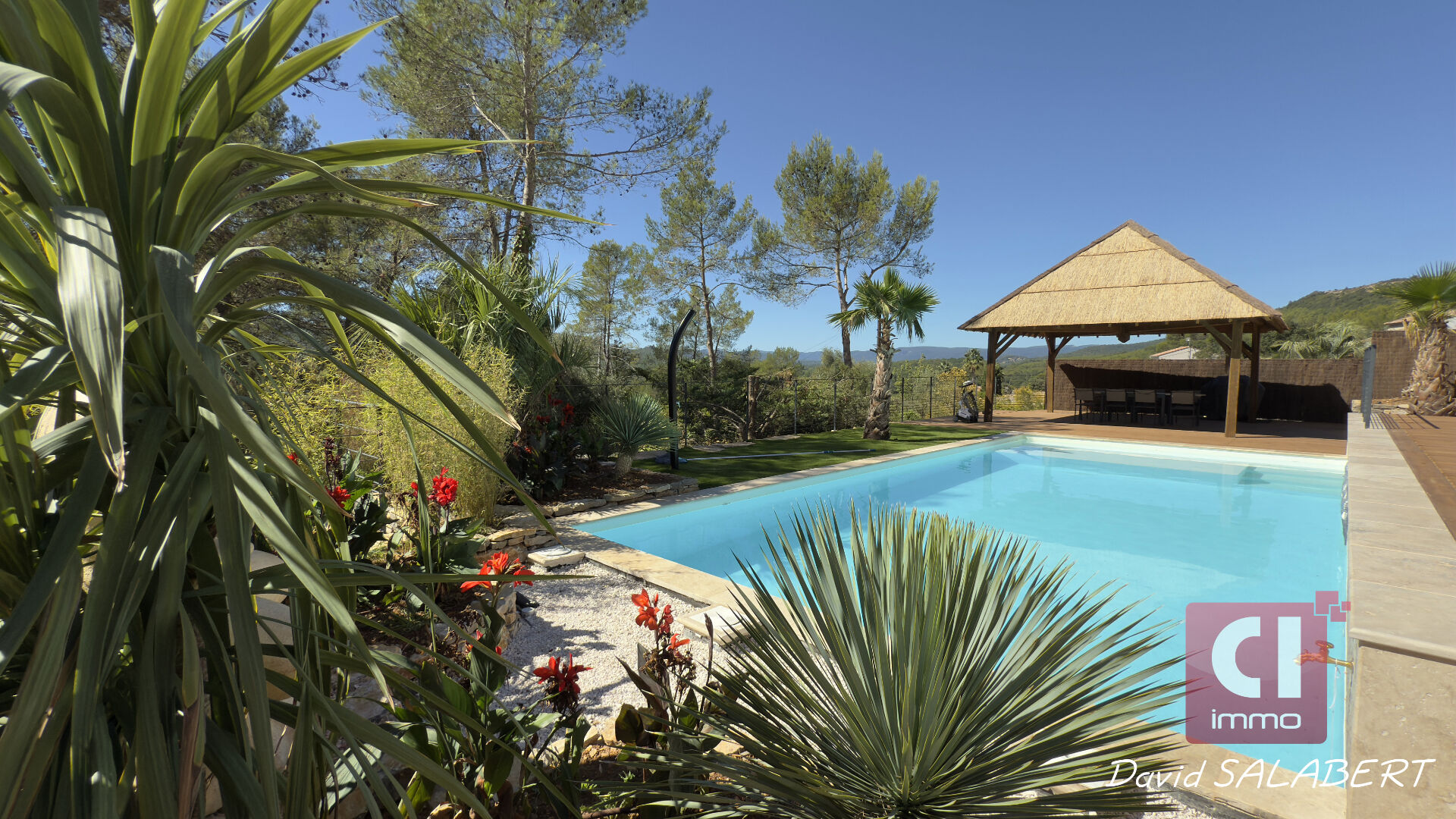 Photo Villa contemporaine de type 6 pièces de 204 m² sur un Terrain de 1 450 m² à Sainte-Anastasie-sur-Issole (Provence Verte) image 3/6