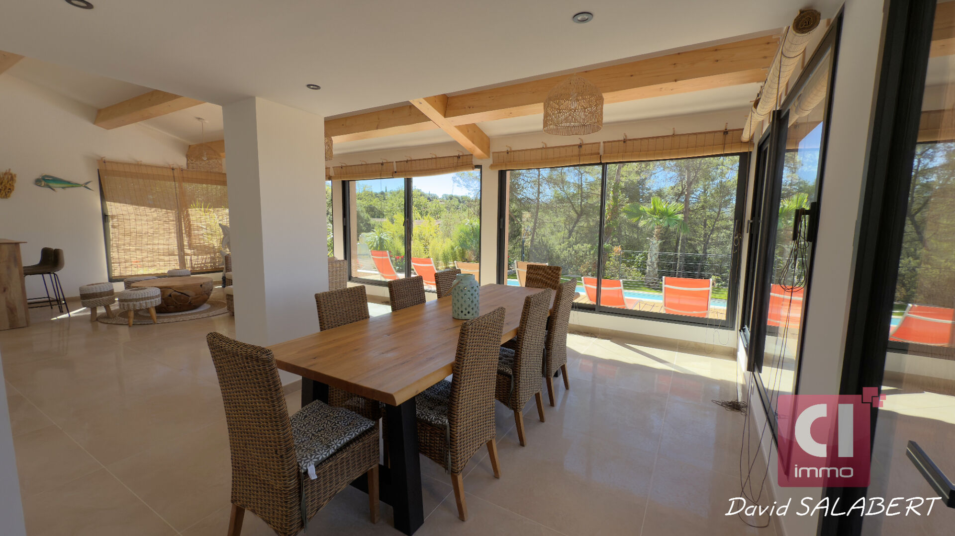 Photo Villa contemporaine de type 6 pièces de 204 m² sur un Terrain de 1 450 m² à Sainte-Anastasie-sur-Issole (Provence Verte) image 4/6