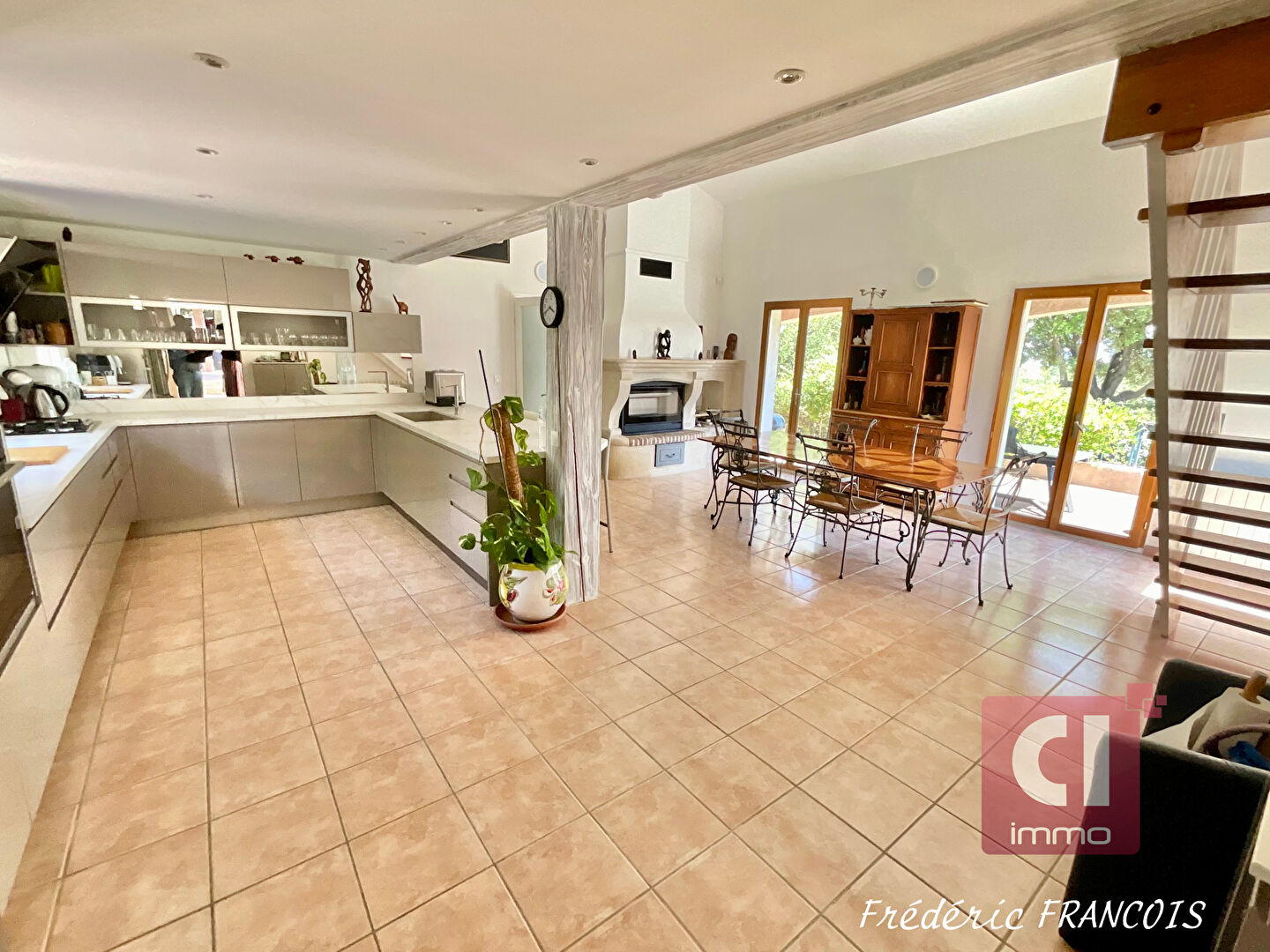 Photo A VENDRE belle villa de type 6 (170 m²)  à GAREOULT image 4/6