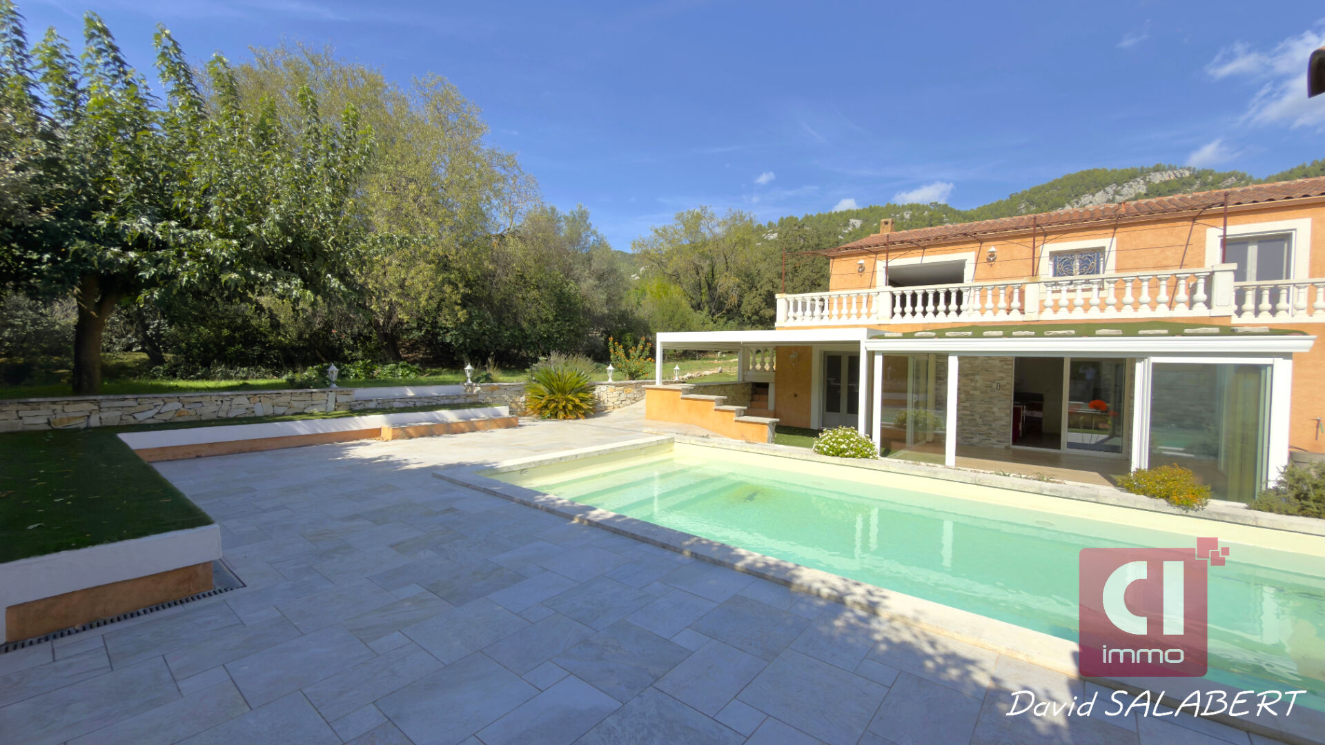 A vendre Maison familiale 163 m² avec piscine et appartement indépendant - Cuges-les-Pins