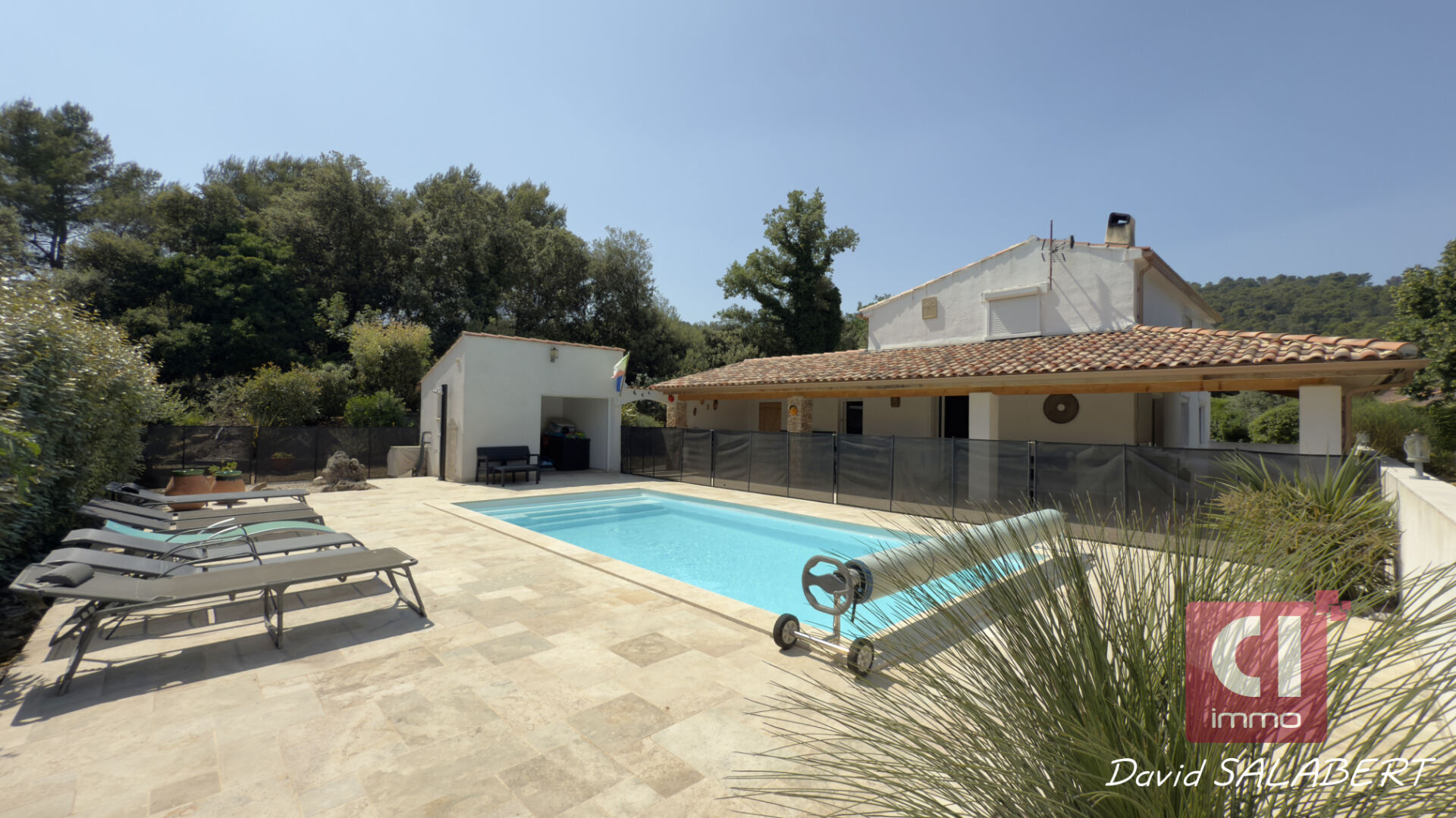 Photo Propriété avec dépendance, piscine et grand terrain! Havre de paix à Garéoult image 1/6