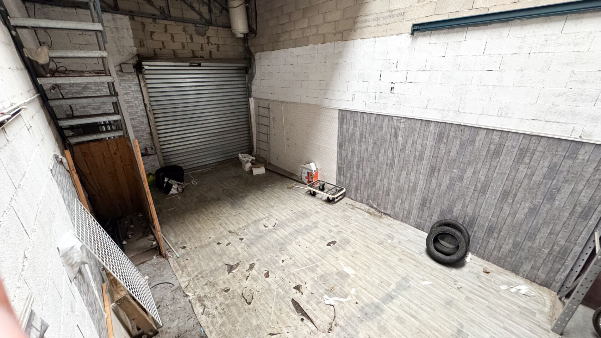 Photo Local commercial Ris Orangis 225 m2 image 2/6