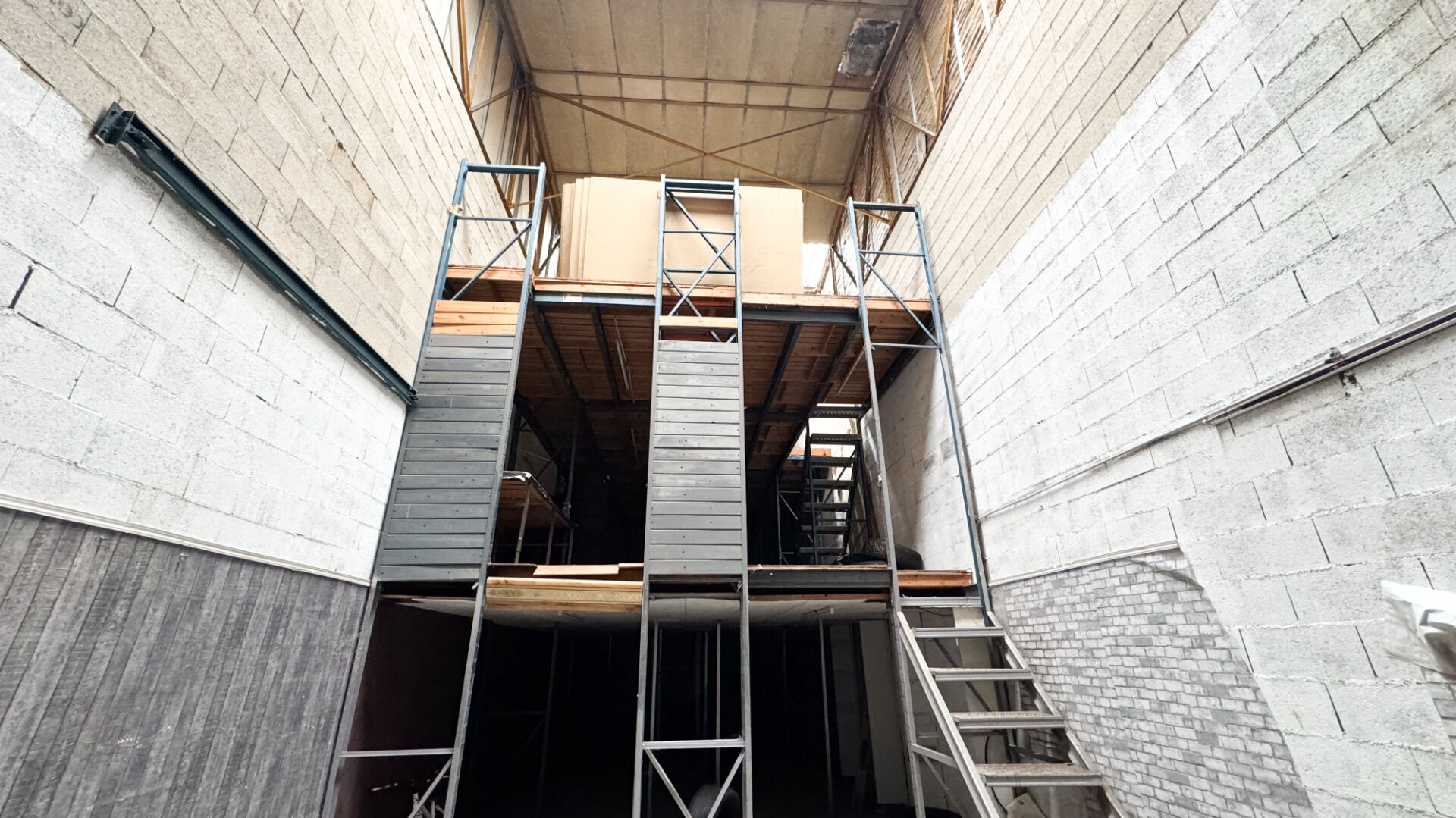 Photo Local commercial Ris Orangis 225 m2 image 3/6