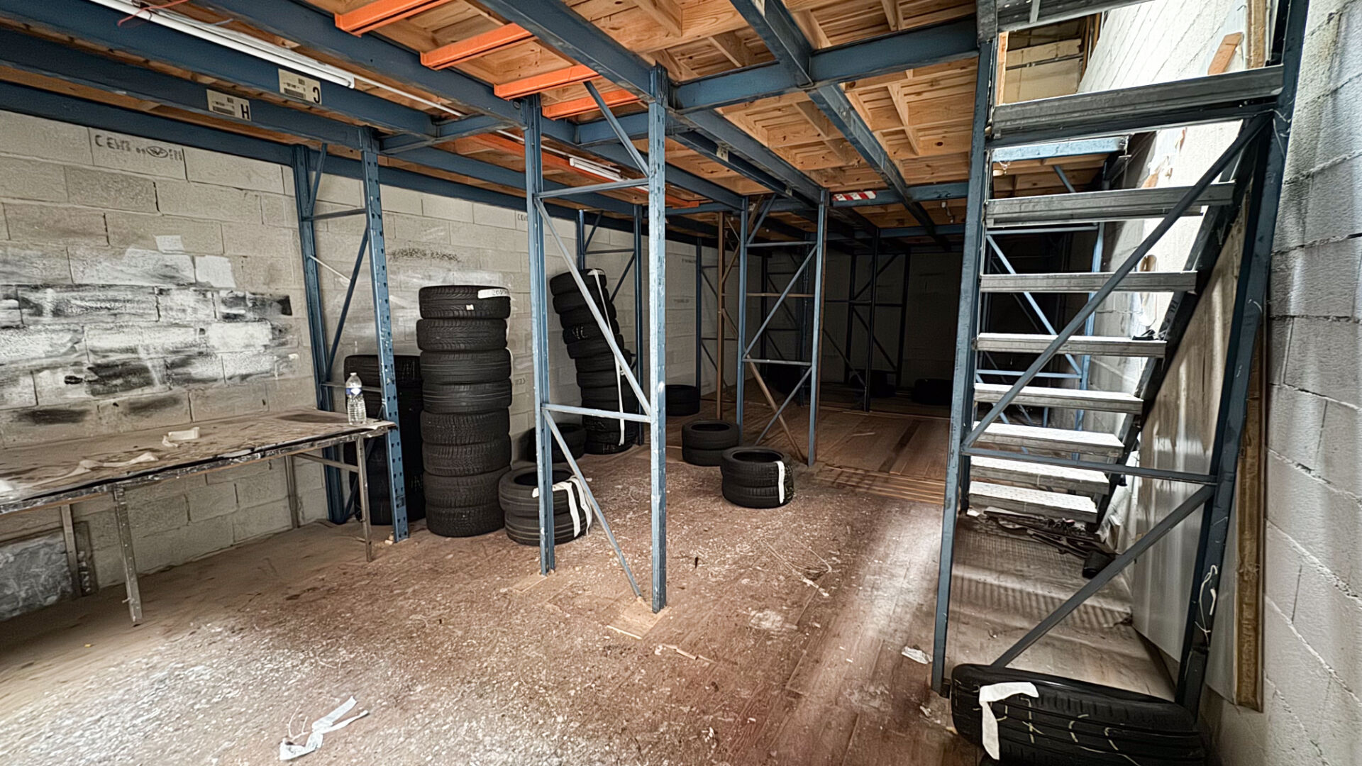 Photo Local commercial Ris Orangis 225 m2 image 6/6