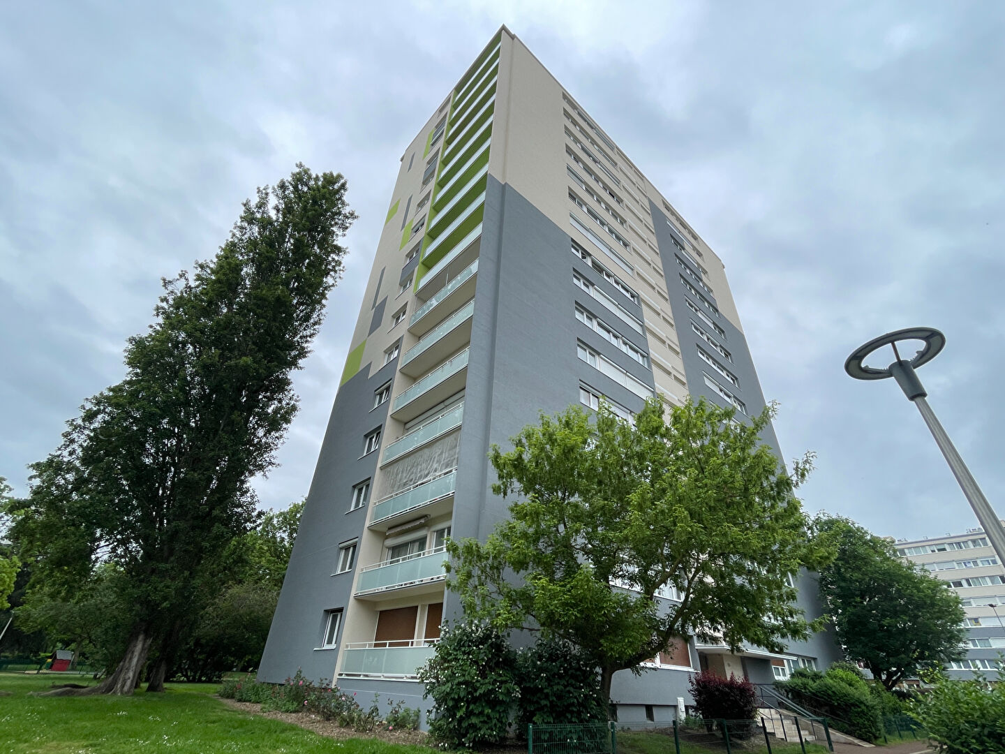 Photo A Vendre, Box Fermé en sous-sol image 1/6