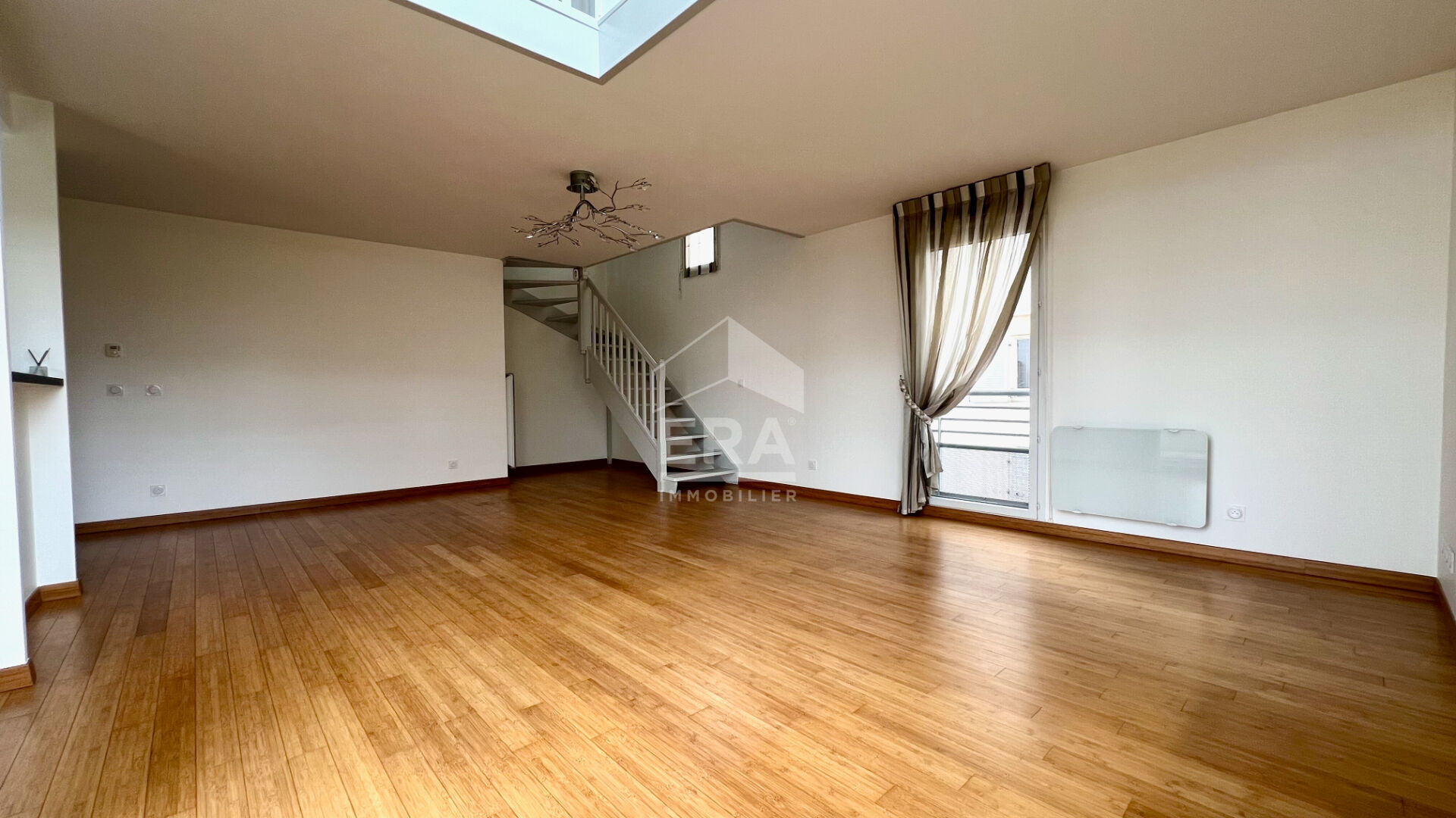 Photo APPARTEMENT F5 4 CHAMBRES EN DUPLEX À JUVISY-SUR-ORGE, TERRASSE, BALCON ET DOUBLE PARKING image 3/6