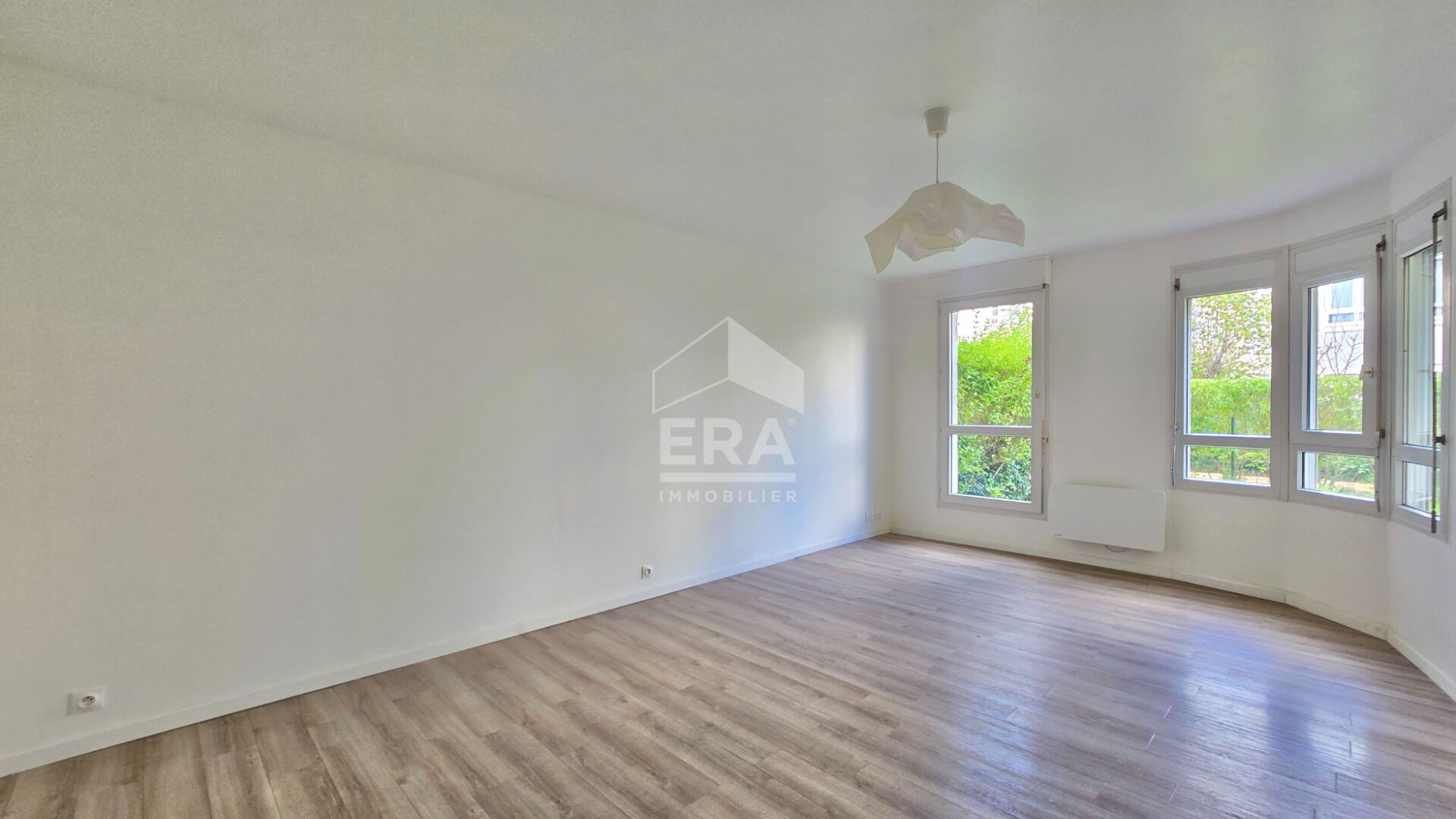 Photo APPARTEMENT 2 PIÈCES 50M² À VIRY-CHÂTILLON, JARDIN PRIVATIF ET CALME image 3/6