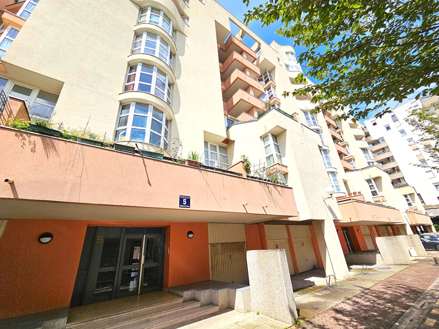 Plein Centre ville, grand F3 pièces avec balcon