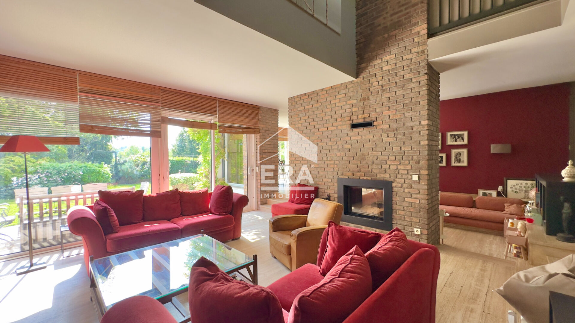 Photo MAISON D'ARCHITECTE - VUE LAC ET PISCINE INTÉRIEURE image 2/6