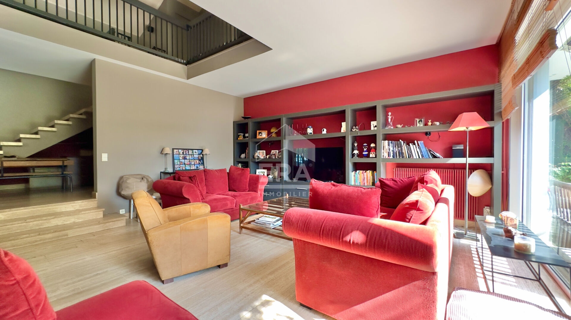 Photo MAISON D'ARCHITECTE - VUE LAC ET PISCINE INTÉRIEURE image 3/6