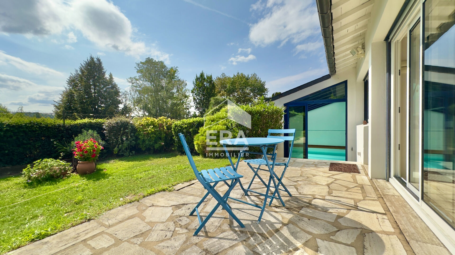 Photo MAISON D'ARCHITECTE - VUE LAC ET PISCINE INTÉRIEURE image 6/6