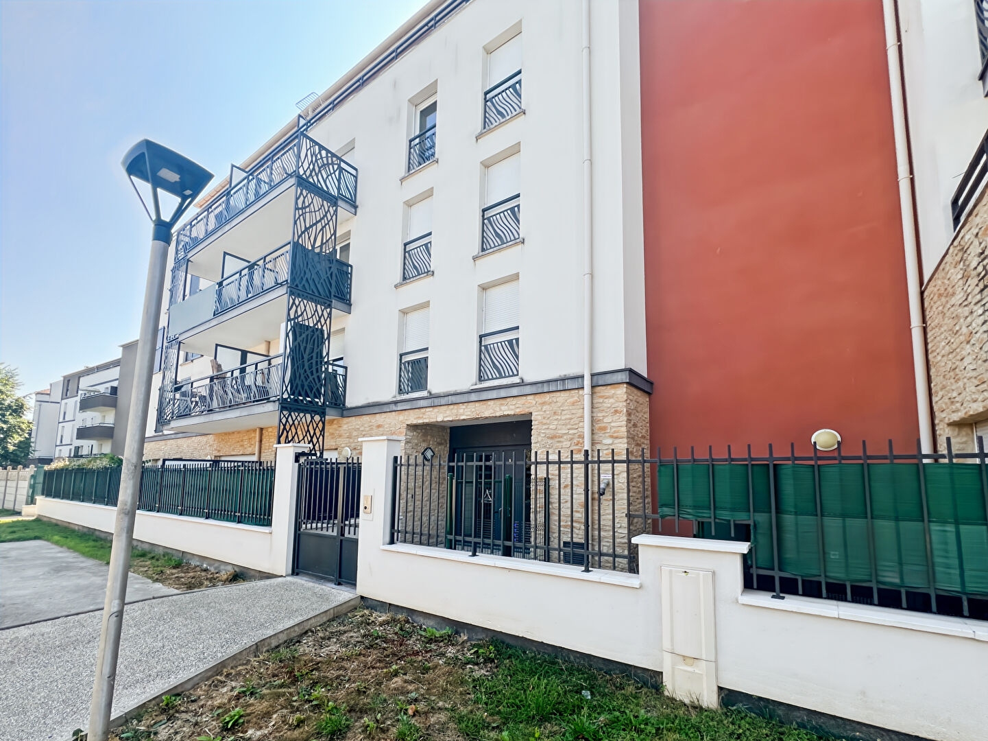 Photo Appartement Saint Fargeau Ponthierry 2 pièce(s) 39.75 m2 image 1/6