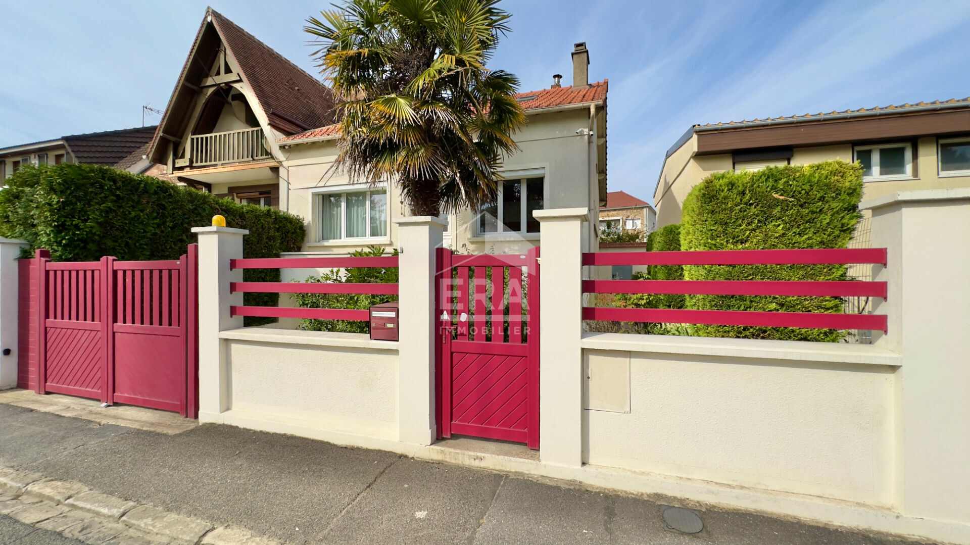 Photo MAISON FAMILIALE 6 PIÈCES À SAVIGNY-SUR-ORGE, 107 M² SUR 360 M² DE TERRAIN AVEC SOUS-SOL ET GARAGE image 2/6