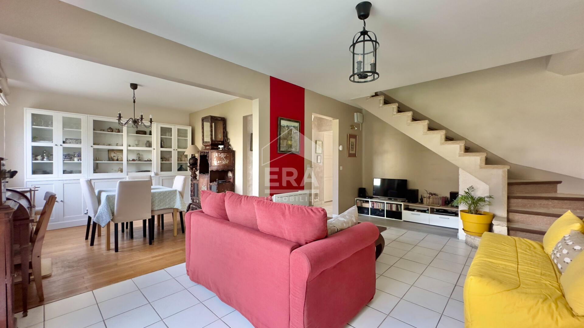 Photo MAISON FAMILIALE 6 PIÈCES À SAVIGNY-SUR-ORGE, 107 M² SUR 360 M² DE TERRAIN AVEC SOUS-SOL ET GARAGE image 4/6