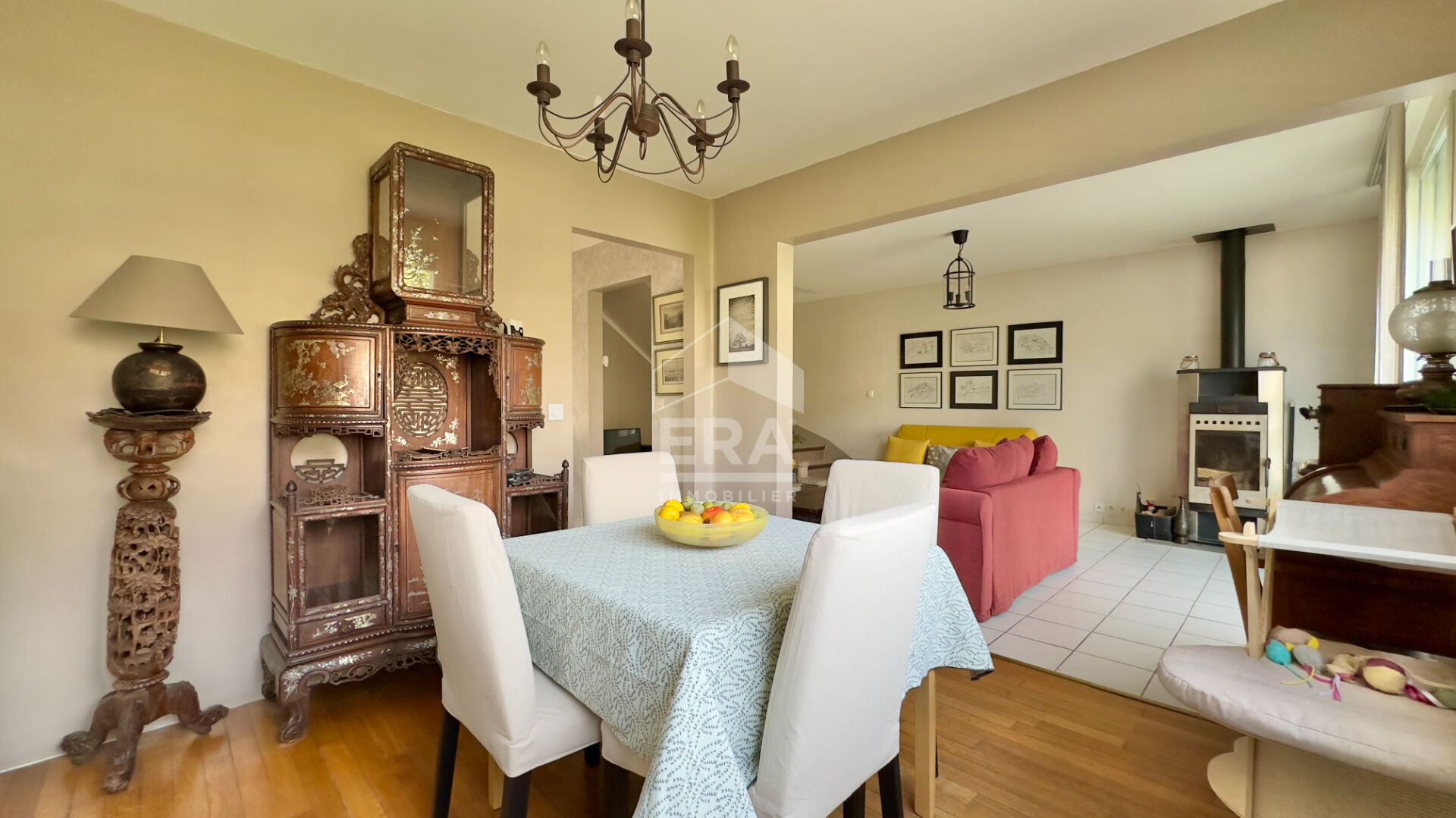 Photo MAISON FAMILIALE 6 PIÈCES À SAVIGNY-SUR-ORGE, 107 M² SUR 360 M² DE TERRAIN AVEC SOUS-SOL ET GARAGE image 5/6