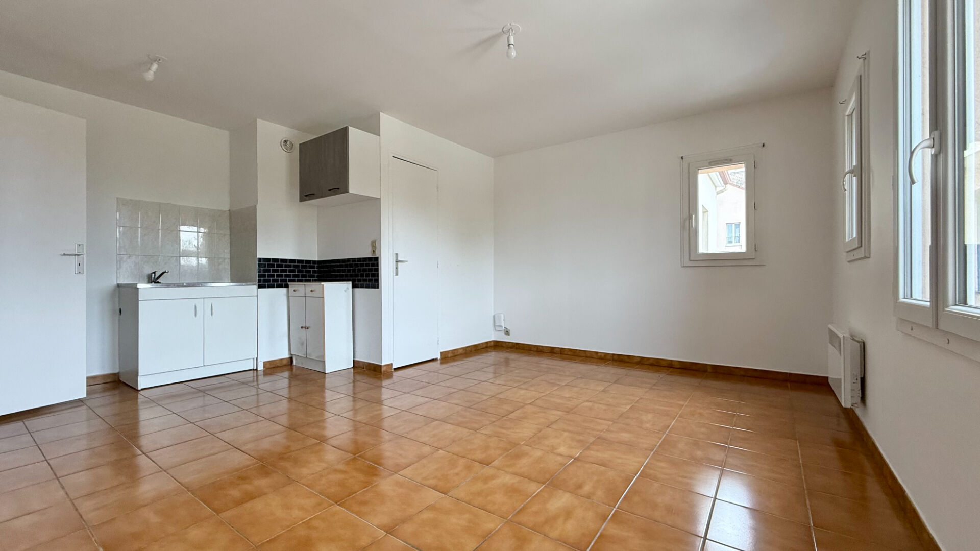 Appartement Corbeil Essonnes 1 pièce(s) 32 m2