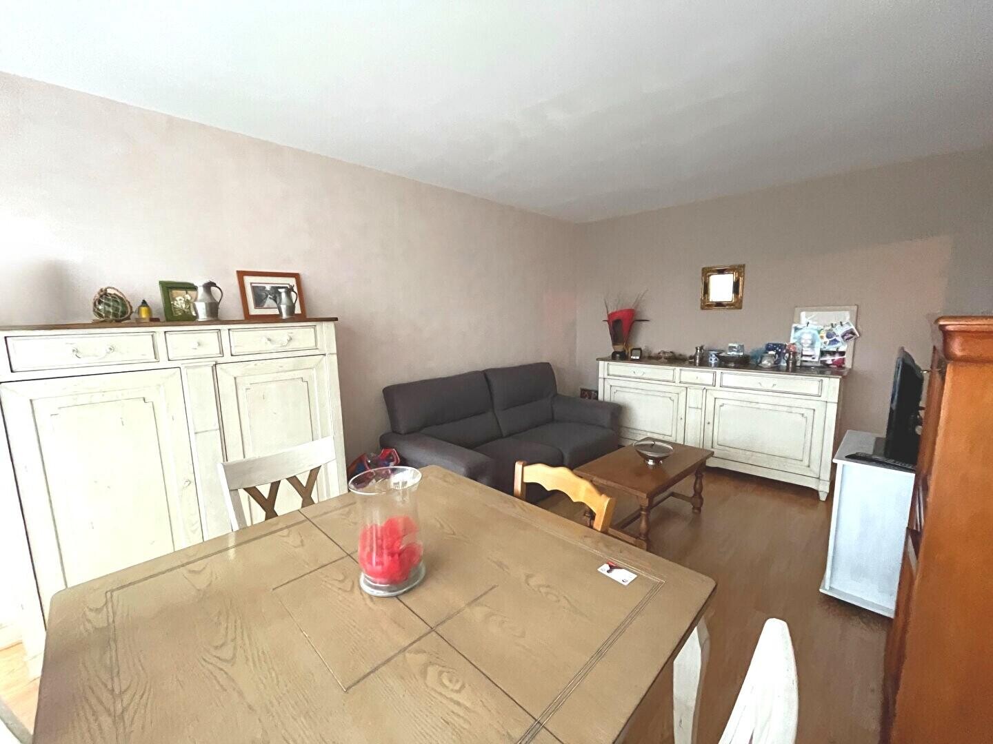 Photo Appartement Ris Orangis 2 pièce(s) 45 m2 image 1/6