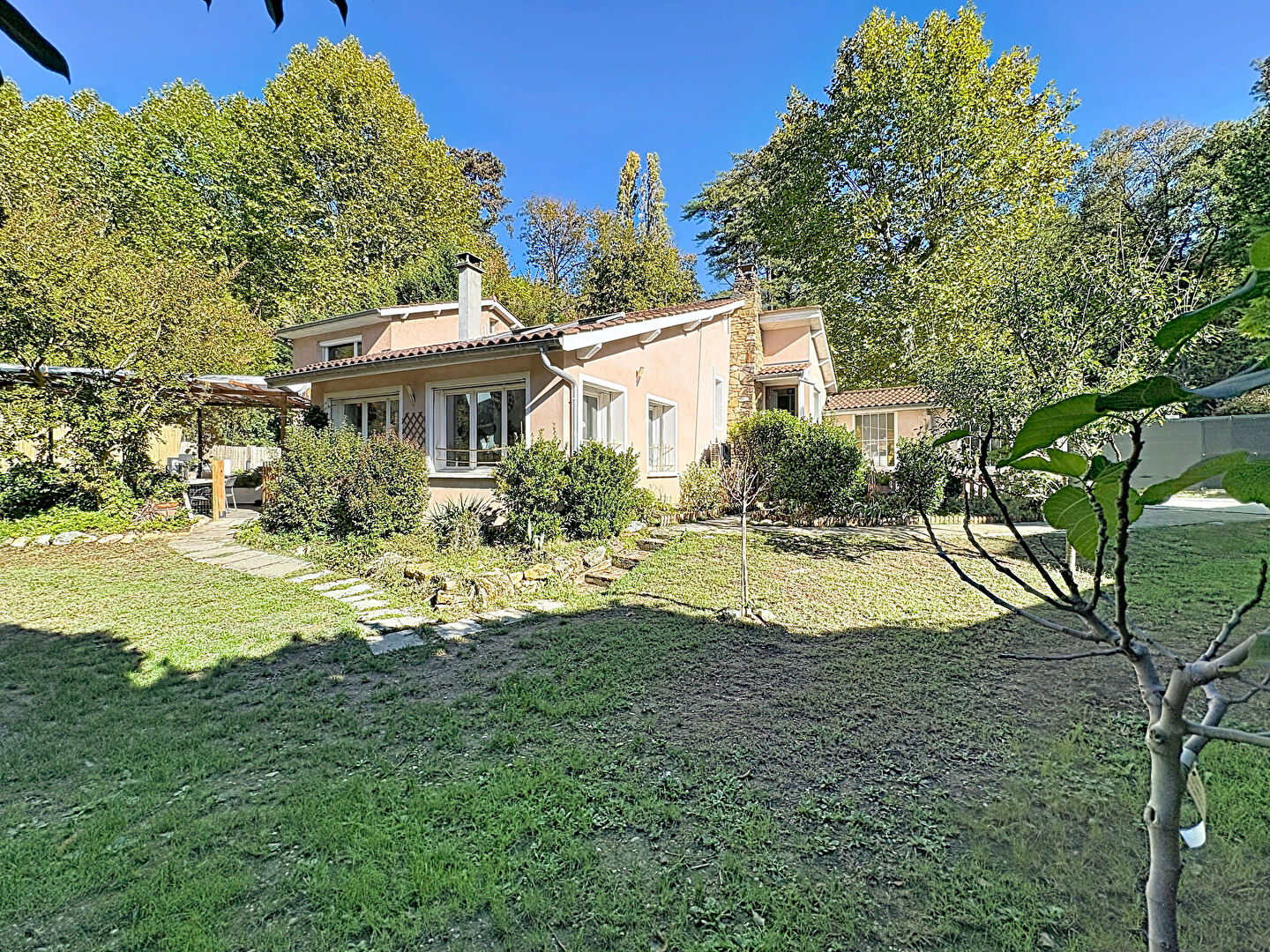 Agence immobilière de ETUDE IMMOBILIERE ET FONCIERE - EIF