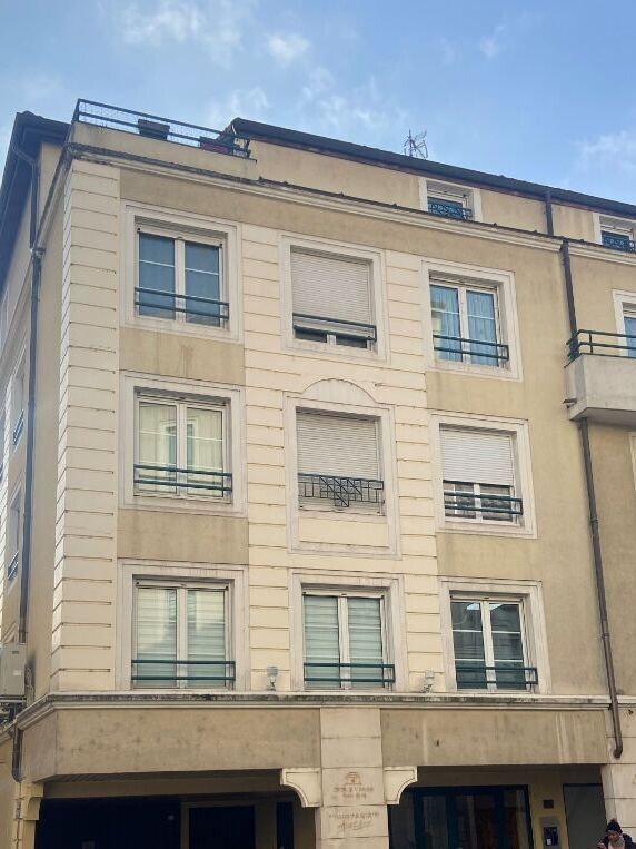 A LOUER GARAGE au 42, Rue Jean MOULIN 69300 CALUIRE