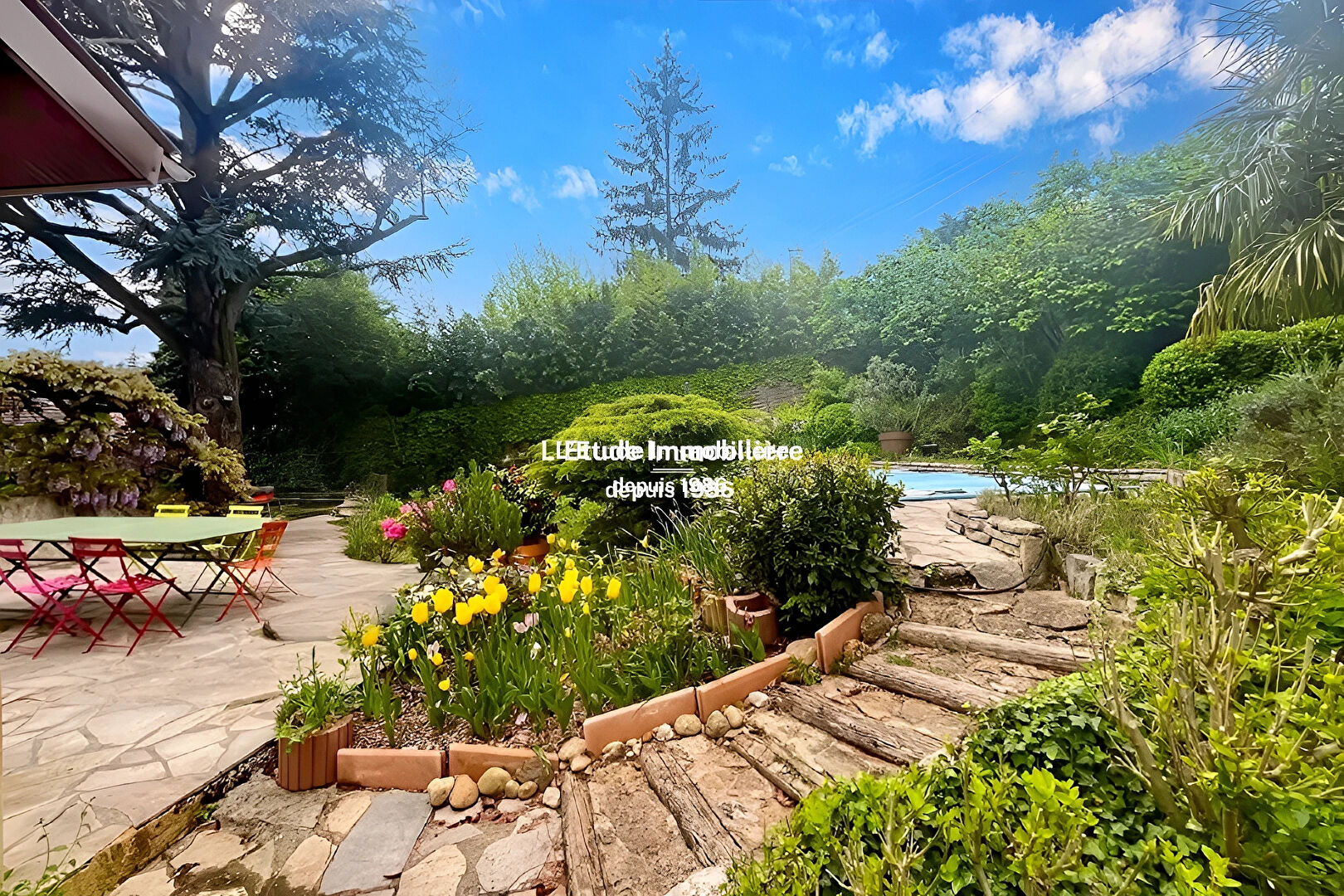 Photo CREPIEUX Belle maison familiale dans la verdure image 2/6