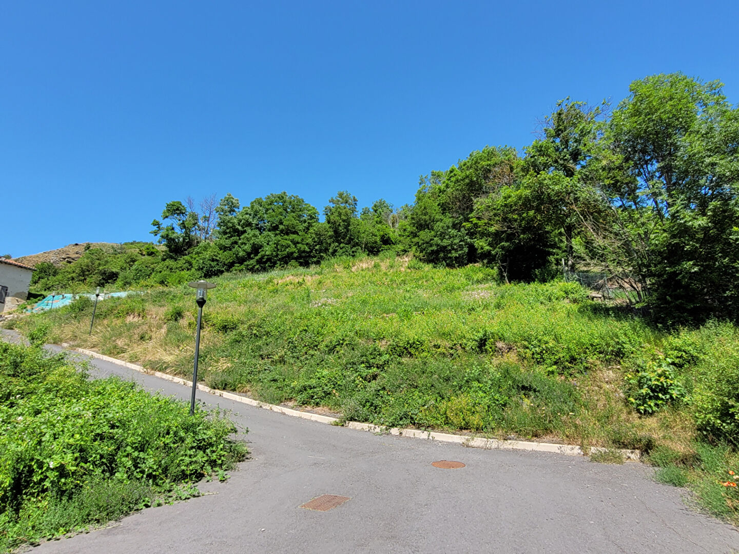 TERRAIN CONSTRUCTIBLE VALS PRES LE PUY - 861 m2