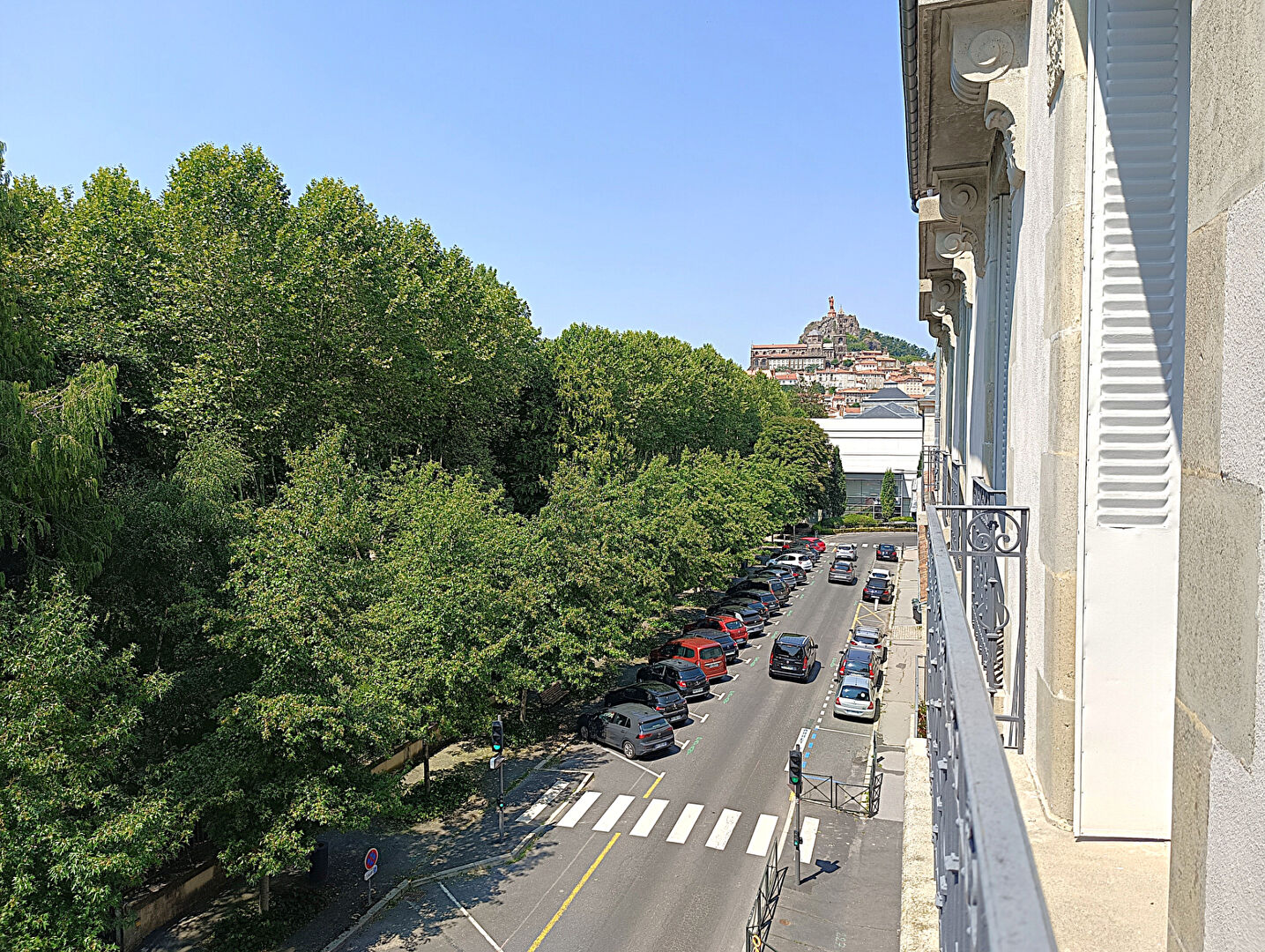 Appartement Le Puy En Velay 5 pièce(s) 207 m² + grand garage