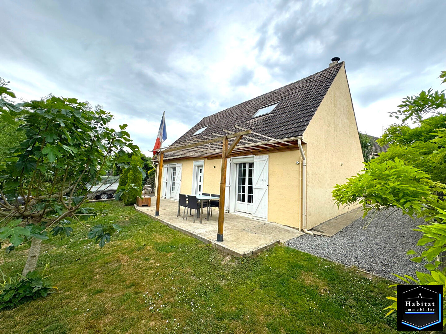 Agence immobilière de 
 HABITAT IMMOBILIER - HABITAT IMMOBILIER NANTEUIL 
