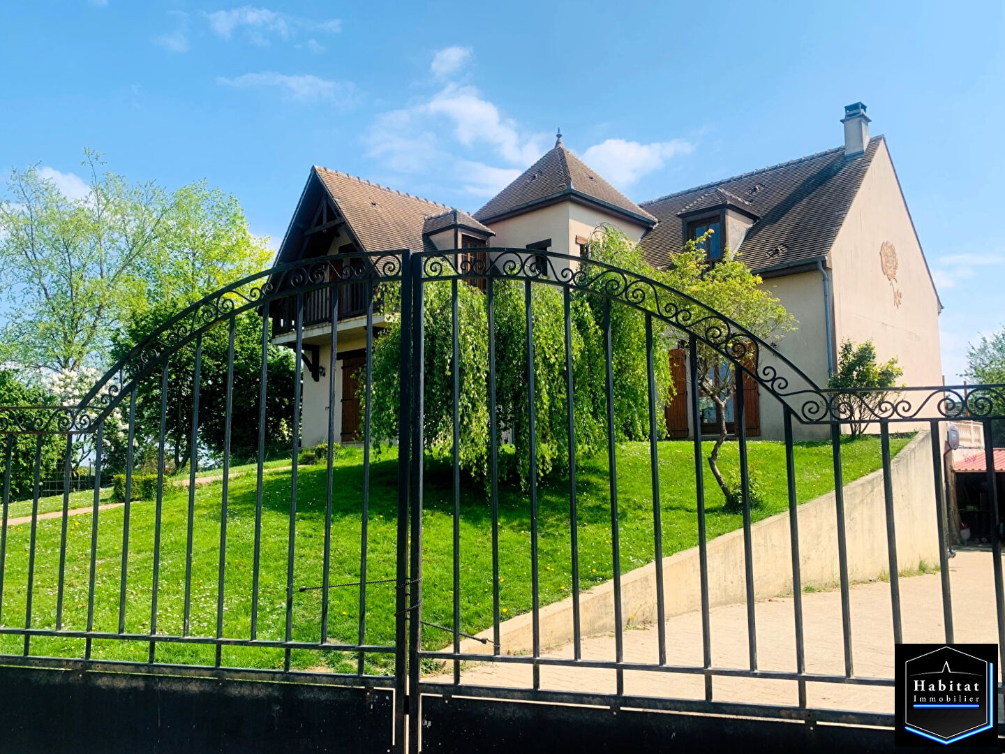 Agence immobilière de 
 HABITAT IMMOBILIER - HABITAT IMMOBILIER NANTEUIL 
