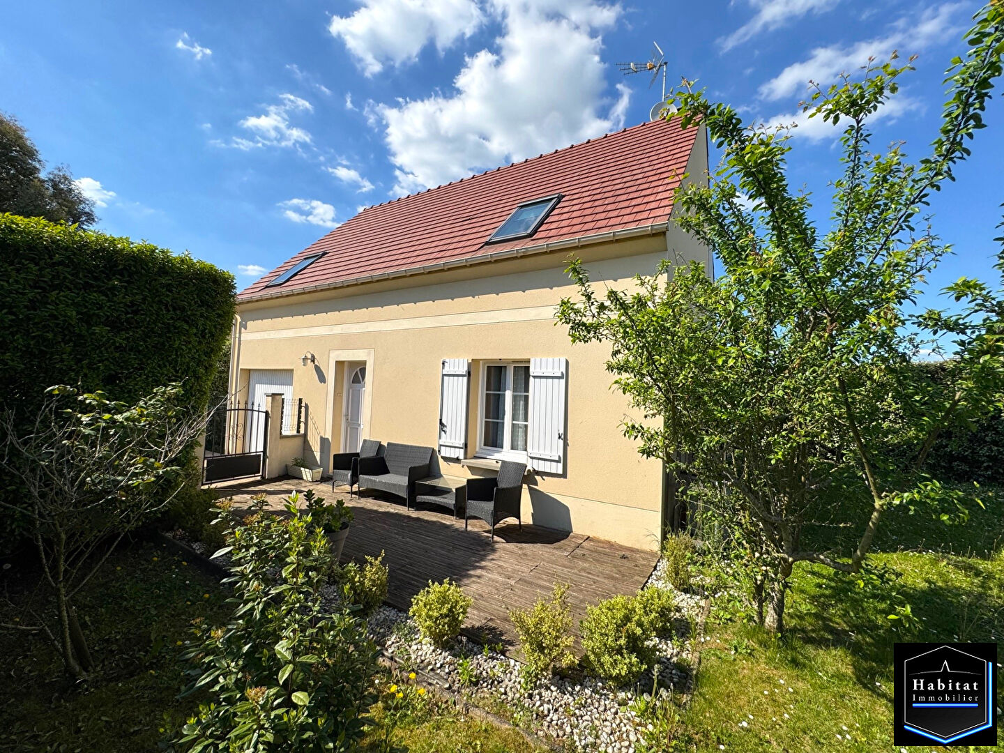 Agence immobilière de 
 HABITAT IMMOBILIER - HABITAT IMMOBILIER NANTEUIL 
