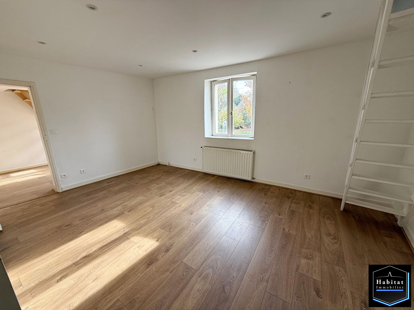 Photo Maison Thieux 6 pièce(s) 109 m2 Jardin image 2/6