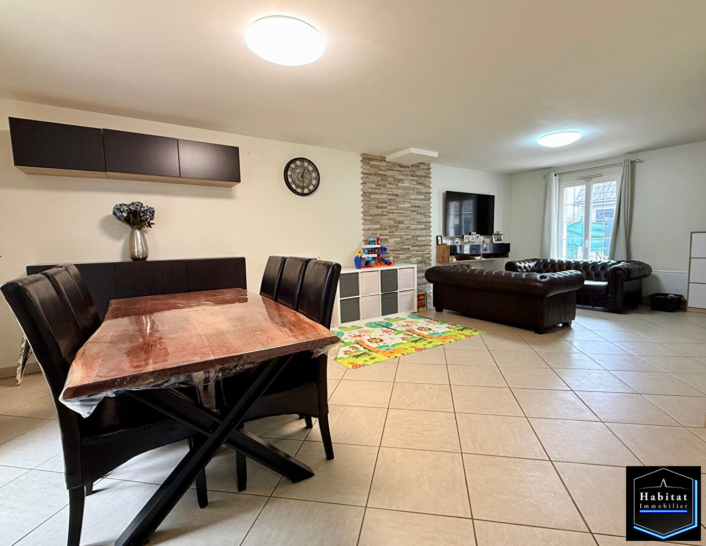 Photo LE PLESSIS BELLEVILLE / Maison 6 pièces 115 m2 image 2/6