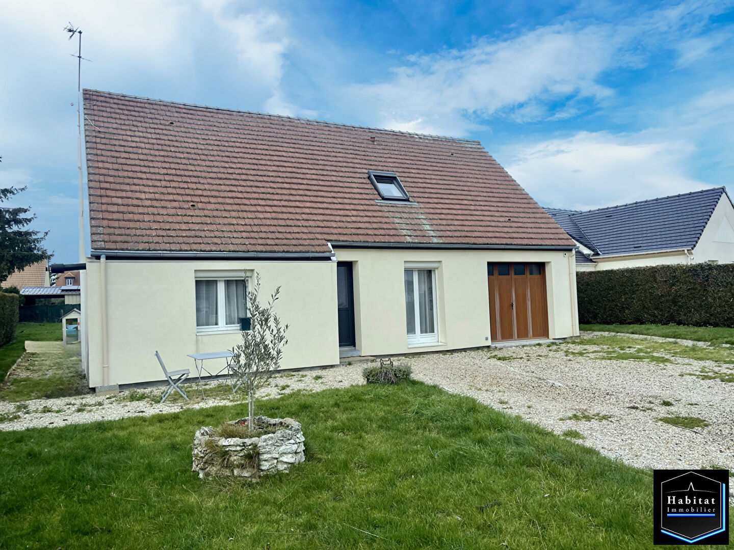 Agence immobilière de 
 HABITAT IMMOBILIER - HABITAT IMMOBILIER NANTEUIL 
