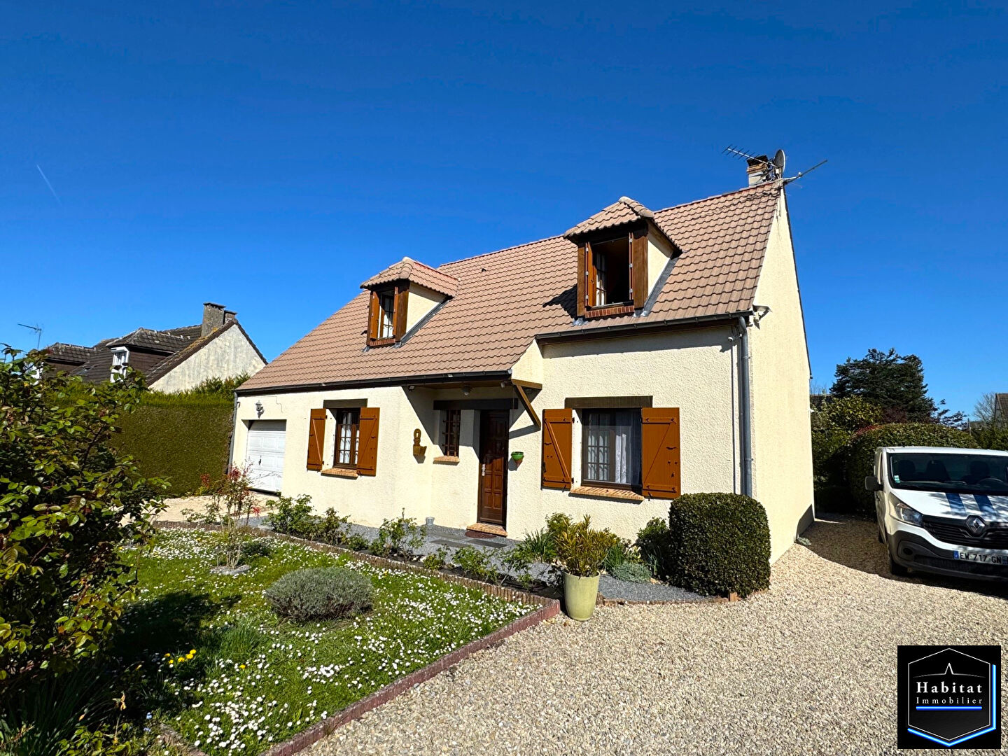 Agence immobilière de 
 HABITAT IMMOBILIER - HABITAT IMMOBILIER NANTEUIL 
