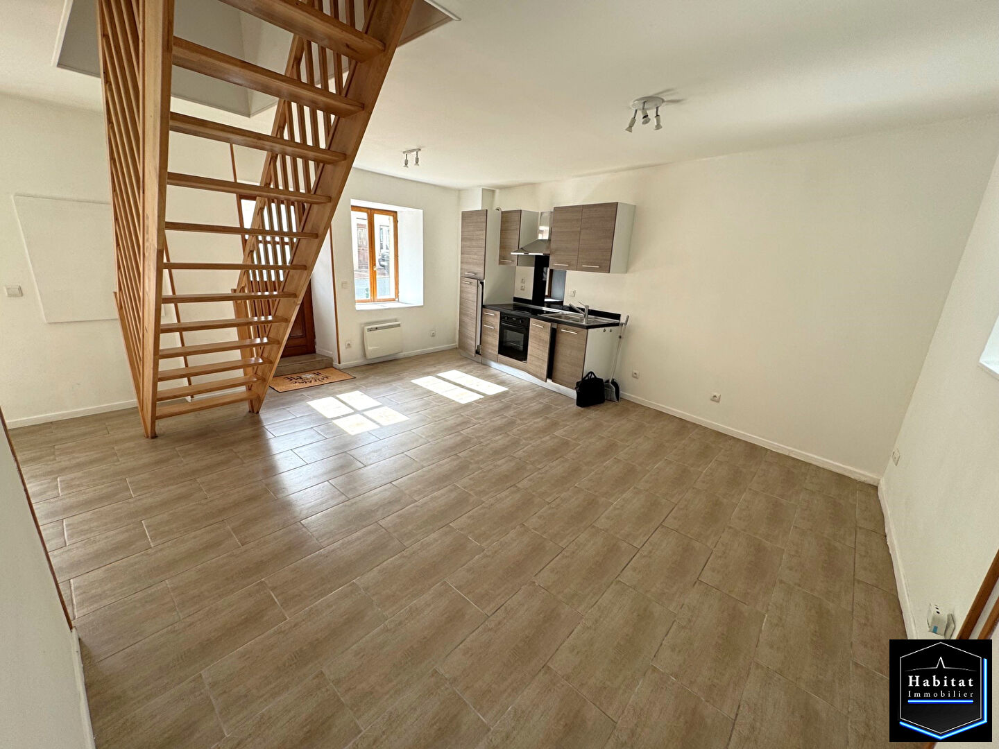 Agence immobilière de 
 HABITAT IMMOBILIER - HABITAT IMMOBILIER NANTEUIL 
