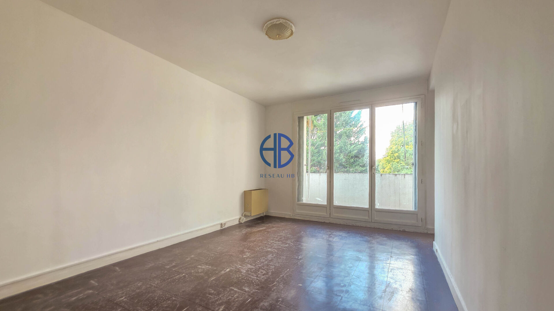 Photo Saint-Denis 3 pièces 61 m² avec balcon, loggia, box et parking image 2/6