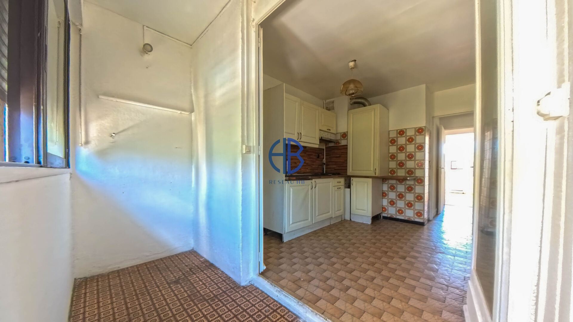 Photo Saint-Denis 3 pièces 61 m² avec balcon, loggia, box et parking image 3/6