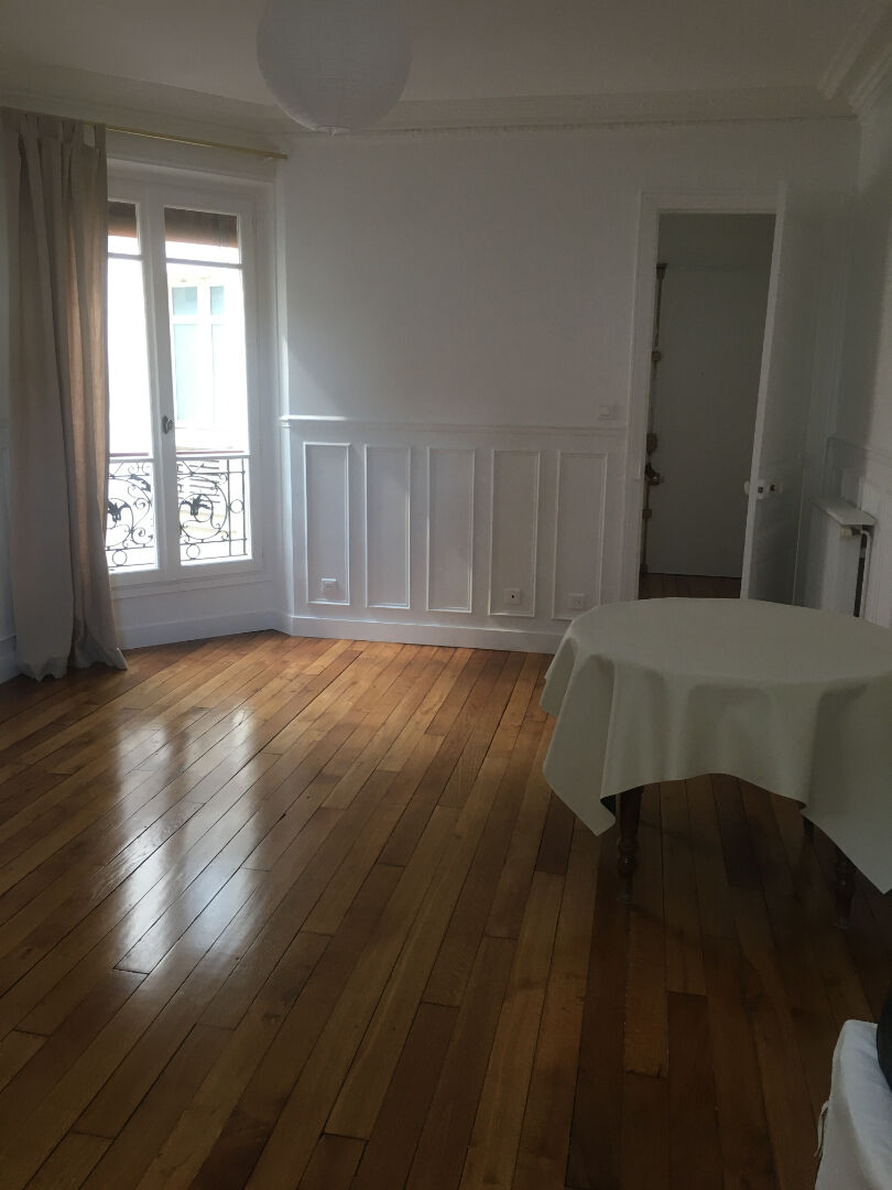 Appartement Paris 3 pièce(s) 46.68 m2