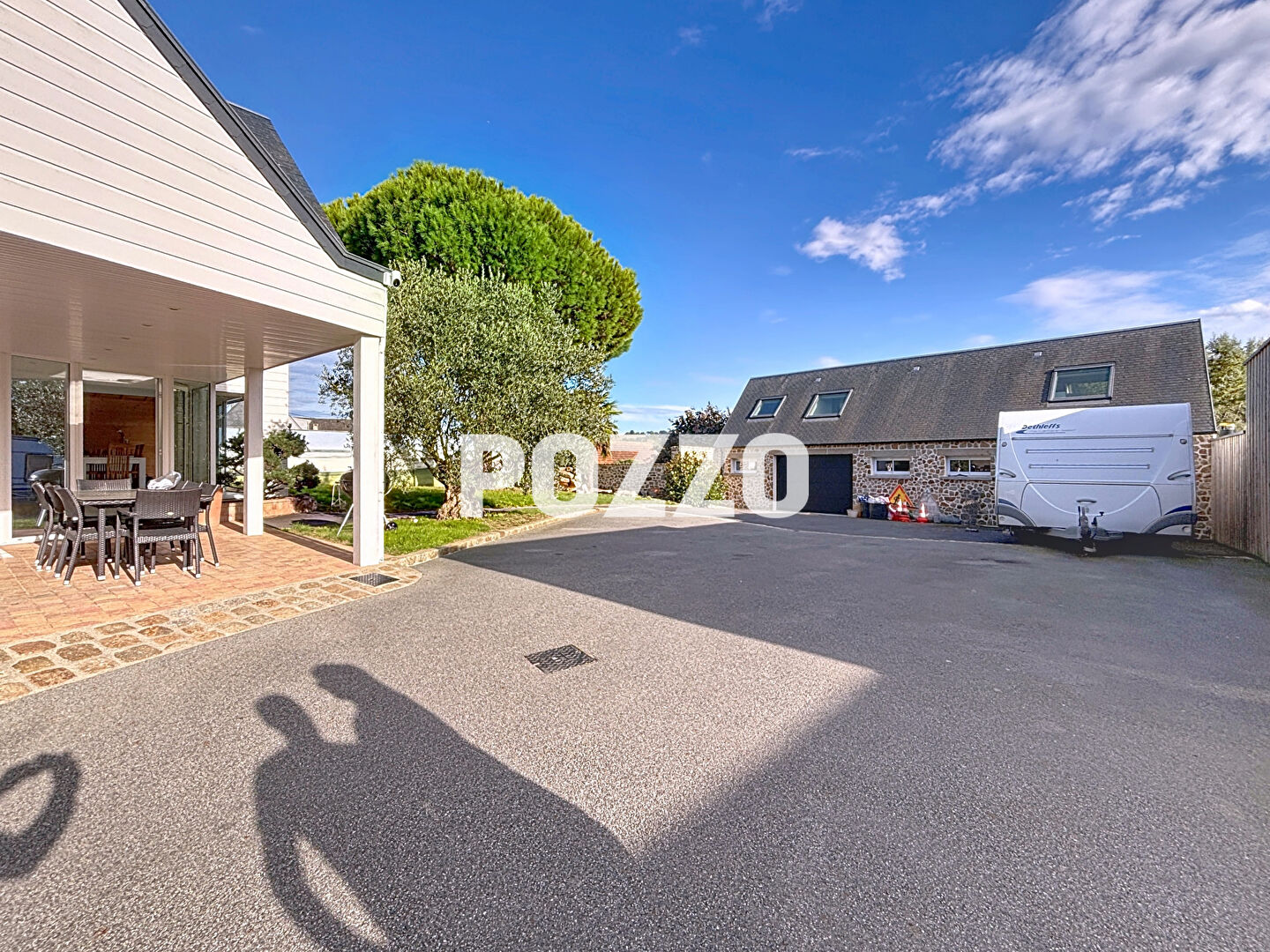 Photo A Vendre - Périphérie d'AVRANCHES, maison contemporaine de 158 m² dépendance + studio. image 3/6