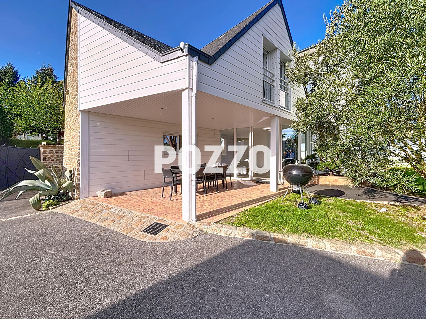 Photo A Vendre - Périphérie d'AVRANCHES, maison contemporaine de 158 m² dépendance + studio. image 4/6