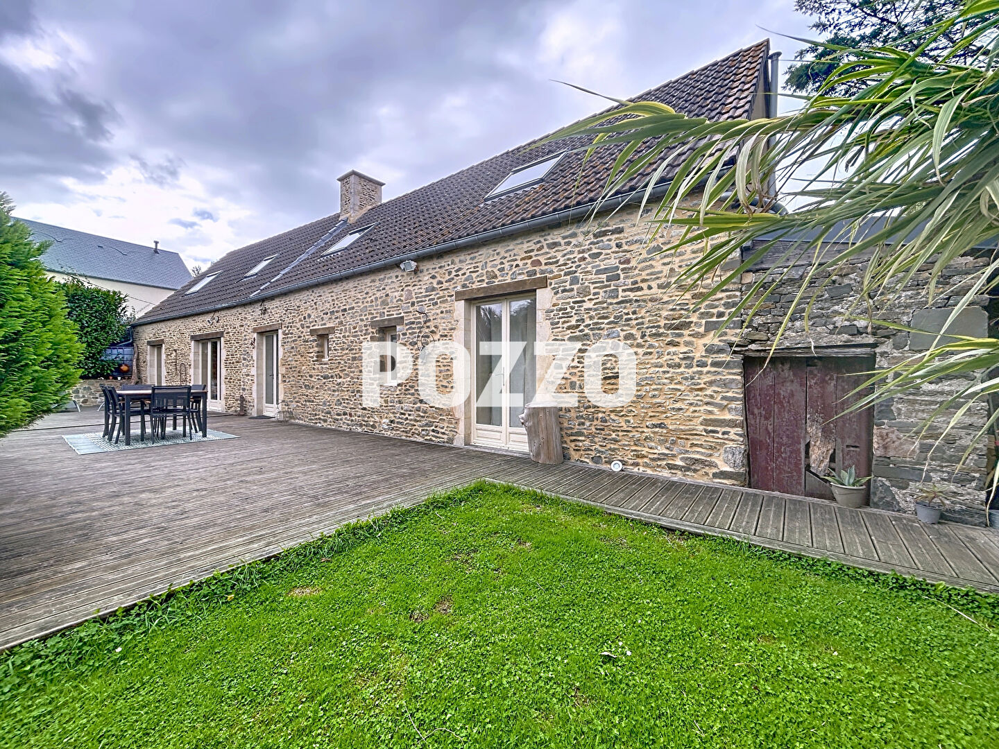 Agence immobilière de 
 Agence Pozzo-immobilier - Pozzo immobilier Barneville 
